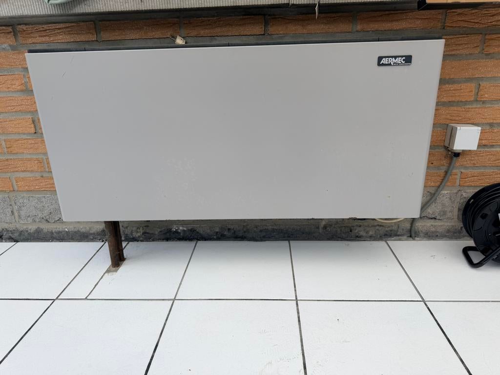 Elektrische radiator Aermec, Doe-het-zelf en Bouw, Ophalen, Zo goed als nieuw, Radiator