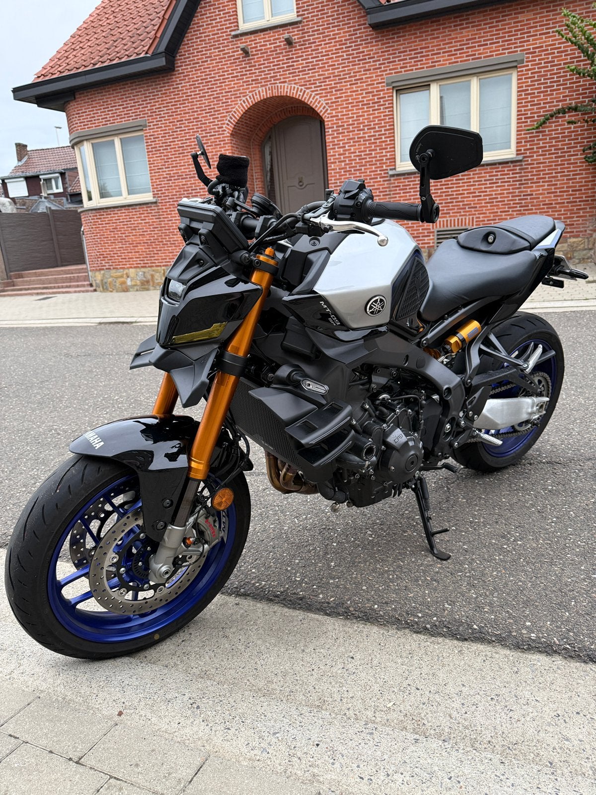 Yamaha MT-09 SP 2025 – 6.162 km – Shark SRC4, Motoren, Occasion, Motorrijbewijs A, 889 cc, 3 cilinders