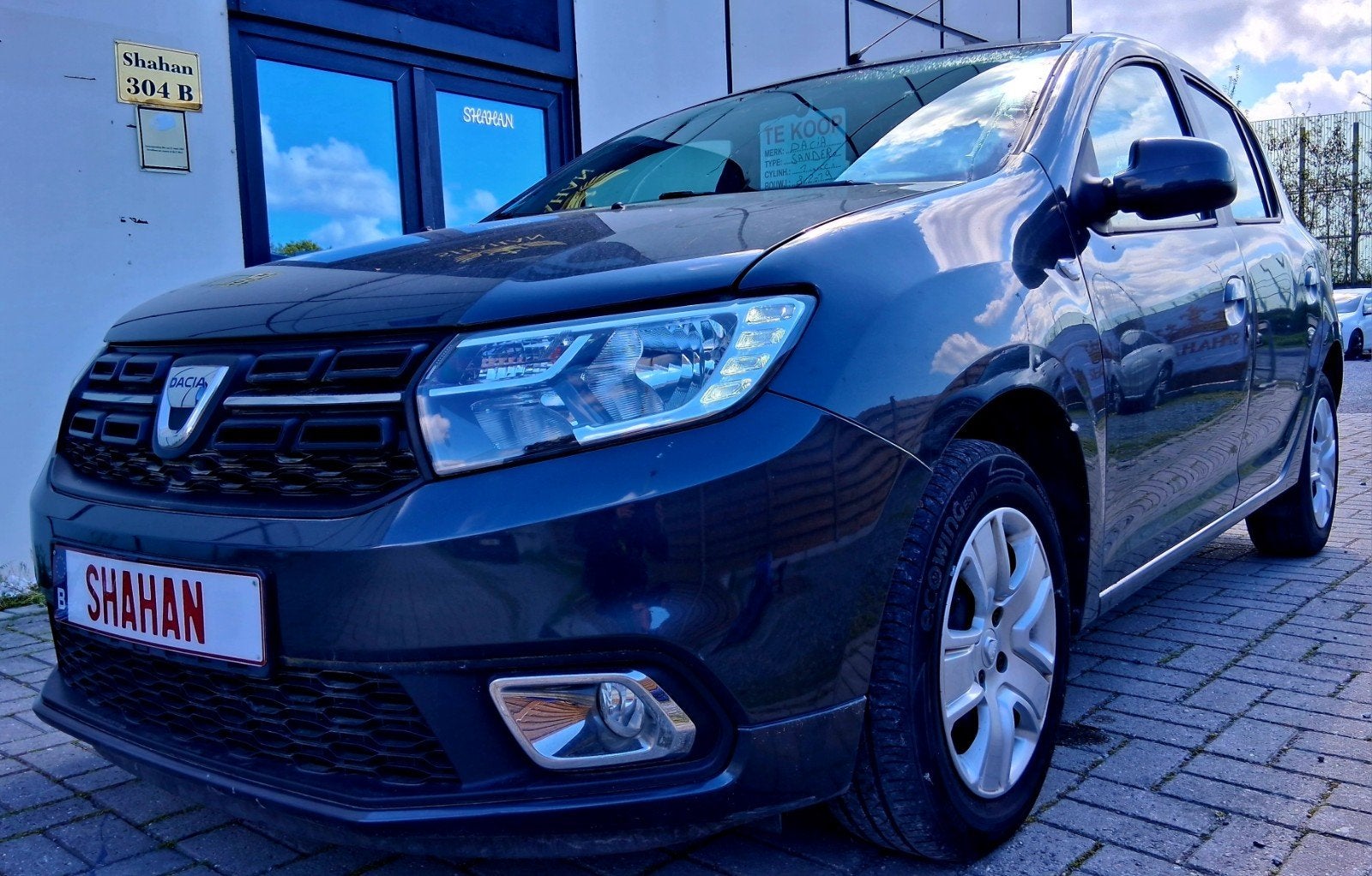 dacia  2019 57k km, Auto's, Voorwielaandrijving, Stof, Mistlampen, Zwart