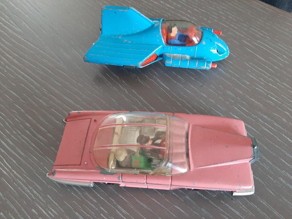 2 oude auto's (dinky toys lady penelope en Corgi toys ), Ophalen of Verzenden, Auto