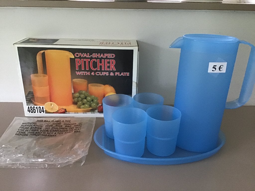 ovale schenkkan met 4 cups en schaal en ander gerief, Huis en Inrichting, Keuken | Tupperware, Ophalen of Verzenden, Nieuw, Schaal