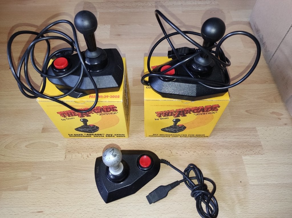 Suzo The Arcade Joystick in originele doos 2 stuks, Computers en Software, Joysticks, Ophalen of Verzenden, Zo goed als nieuw