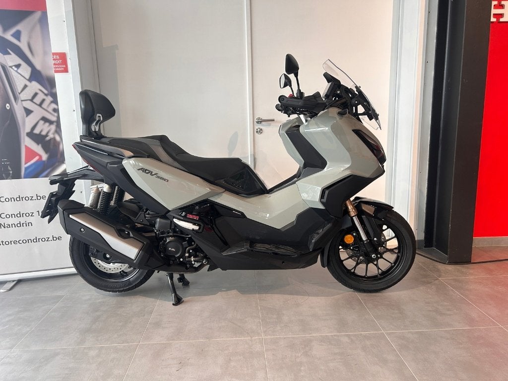 Honda ADV 350, Scooter, Entreprise, Occasion, ABS
