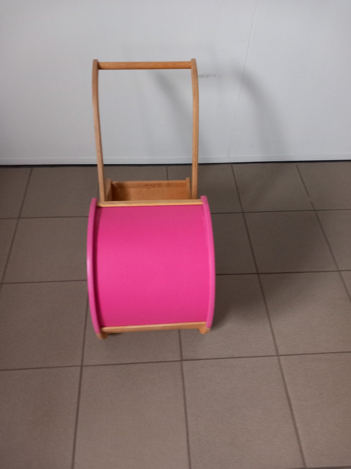 Houten kinderwagen, Ophalen