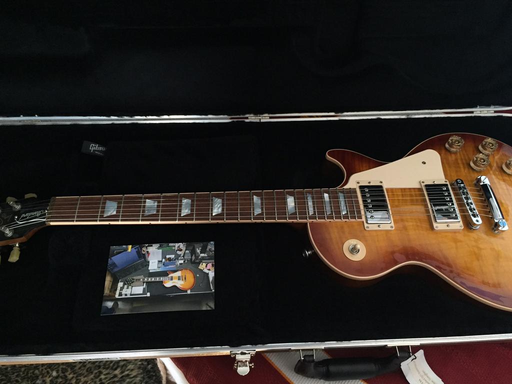 Gibson Les Paul standart 100 aniversary special, Met versterker, Ophalen of Verzenden, Zo goed als nieuw, Solid body