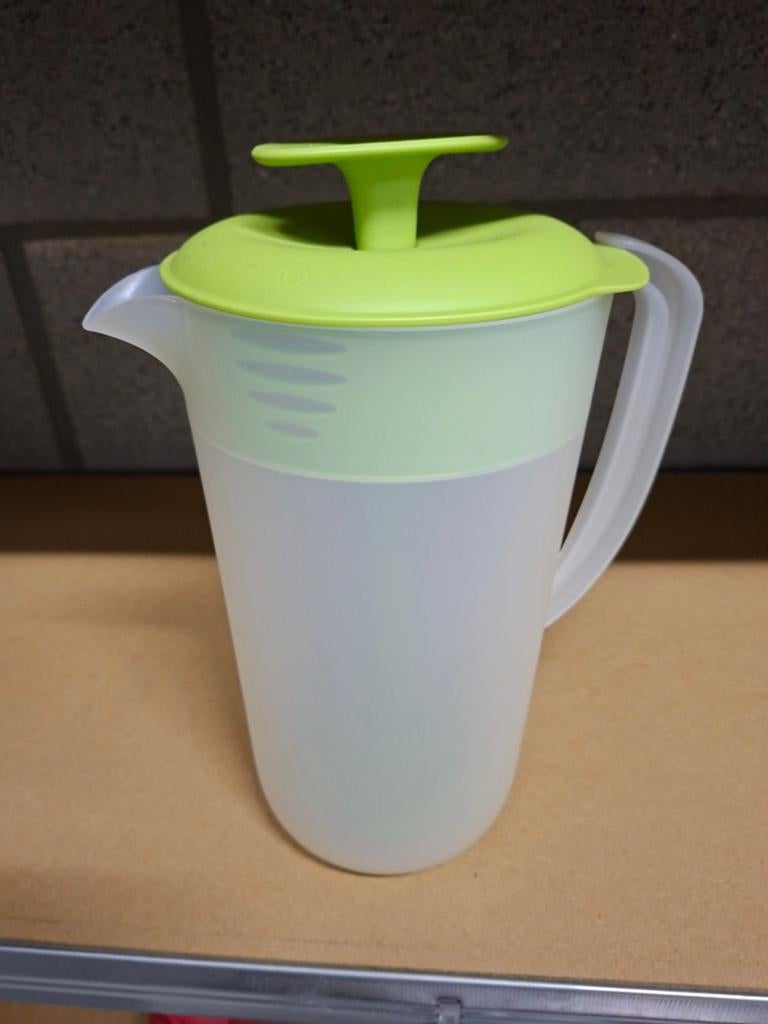 Tupperware schenkkan 2L met geïntrigeerd mengmechanisme, Enlèvement ou Envoi, Neuf, Vert, Bol ou Canette