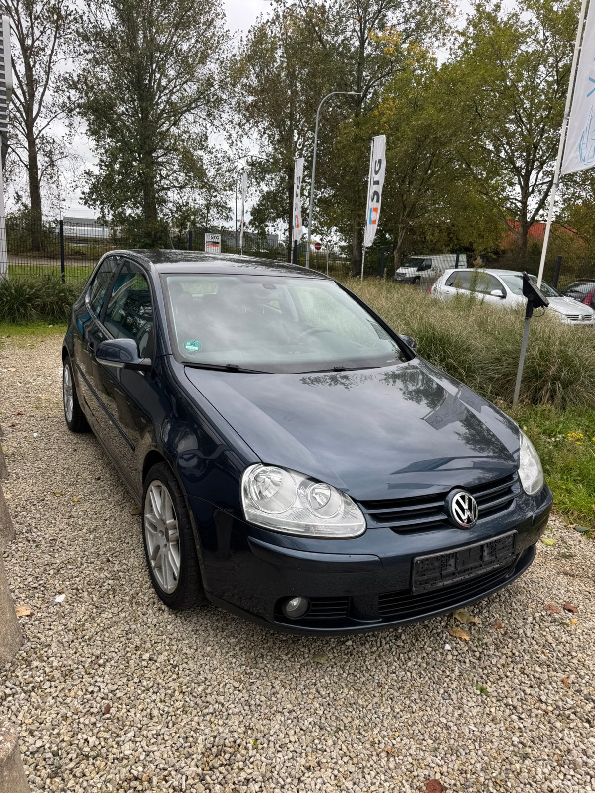 Vw golf 5 benzine met keuring verkoop en garantie, Auto's, Voorwielaandrijving, Zwart, 4 cilinders, Zwart