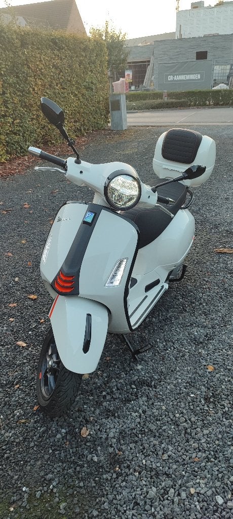Vespa GTS 125 E5 Super Sporter Bianco, Scooter, Particulier, 125 cc, 11 kW of minder