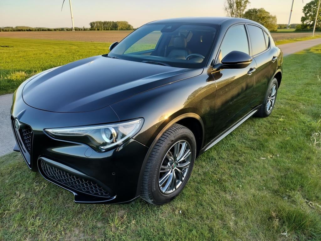 Alfa Romeo Stelvio, Autos, Alfa Romeo, Particulier, Stelvio, 4x4, ABS, Caméra de recul, Phares directionnels, Régulateur de distance