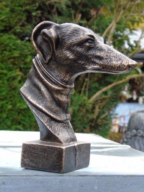 Greyhound-buste in gietijzeren patbrons op sokkel, Tuin en Terras, Ophalen of Verzenden, Nieuw