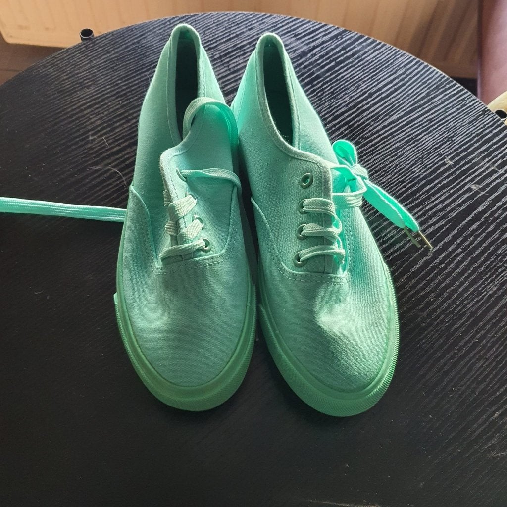 Nieuwe appelblauwzeegroene sneakers maat 37, Enlèvement ou Envoi, Neuf, Sneakers et Baskets