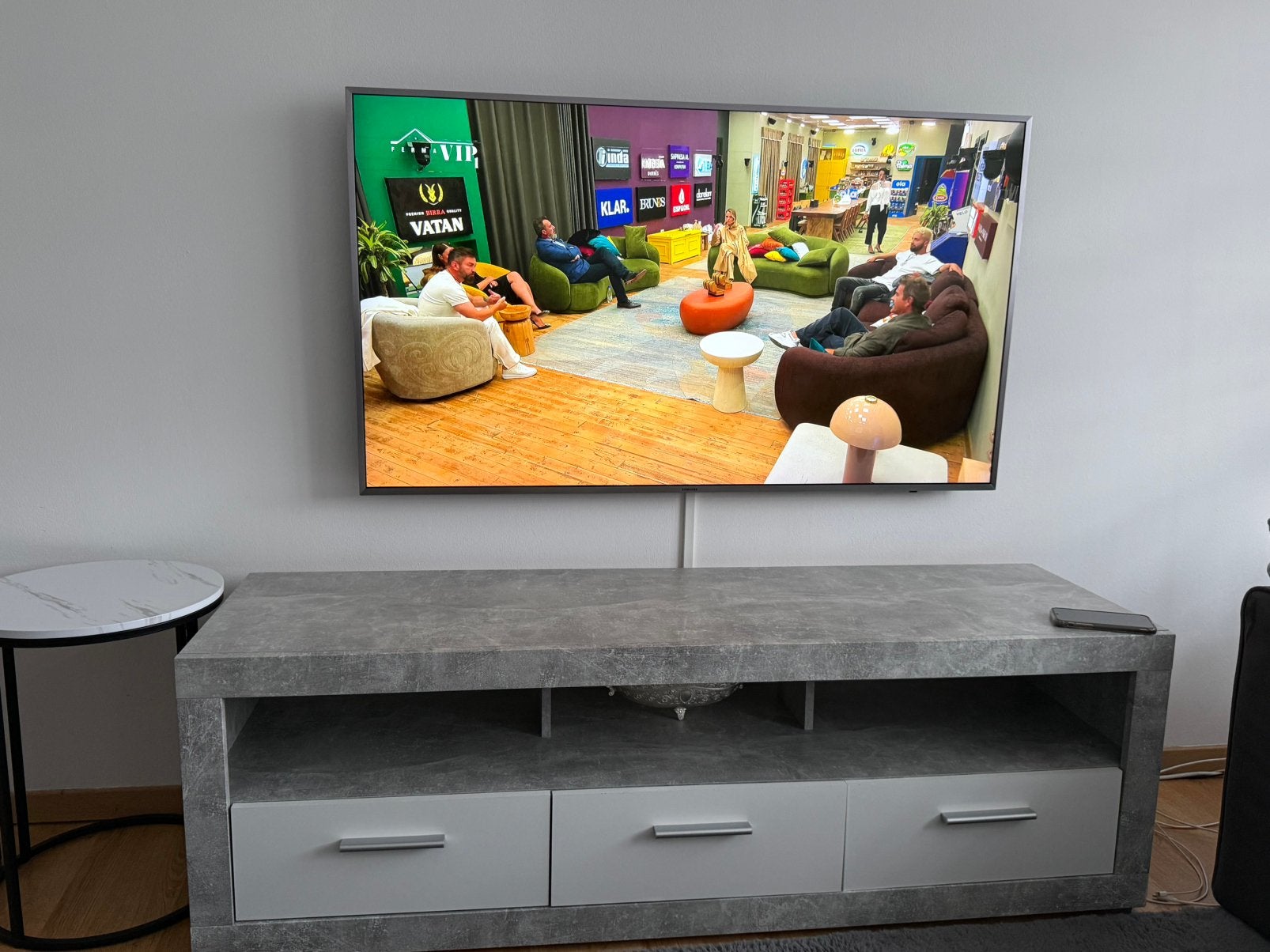 SAMSUNG 55' 4K SMART-TV + DRESSOIR, Ophalen