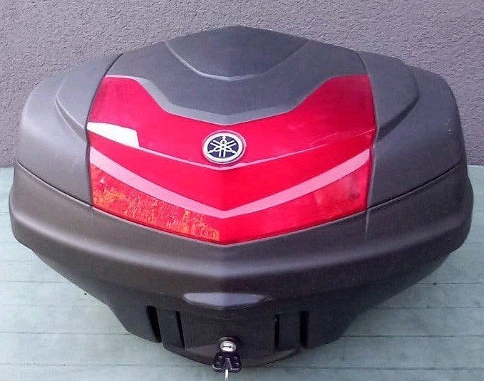 Yamaha Topkoffer 50 Liter Black + drager, Motoren, Ophalen, Zo goed als nieuw