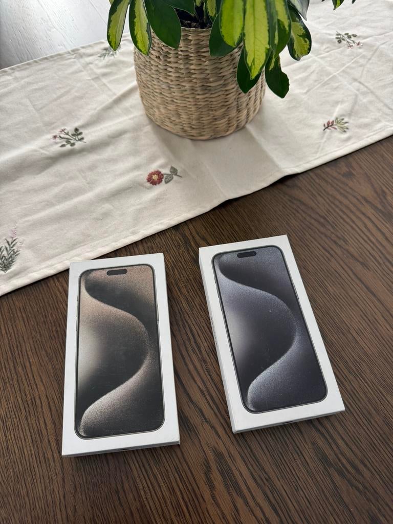 Apple iPhone 15 Pro Max - 1TB - Black / Naturel - NIEUW!, Telecommunicatie, Mobiele telefoons | Apple iPhone, Ophalen of Verzenden