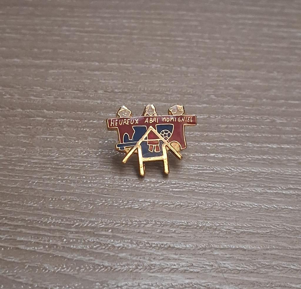 PIN - HEUREUX ABRIS MOMIGNIES, Enlèvement ou Envoi, Utilisé, Autres sujets/thèmes, Insigne ou Pin's