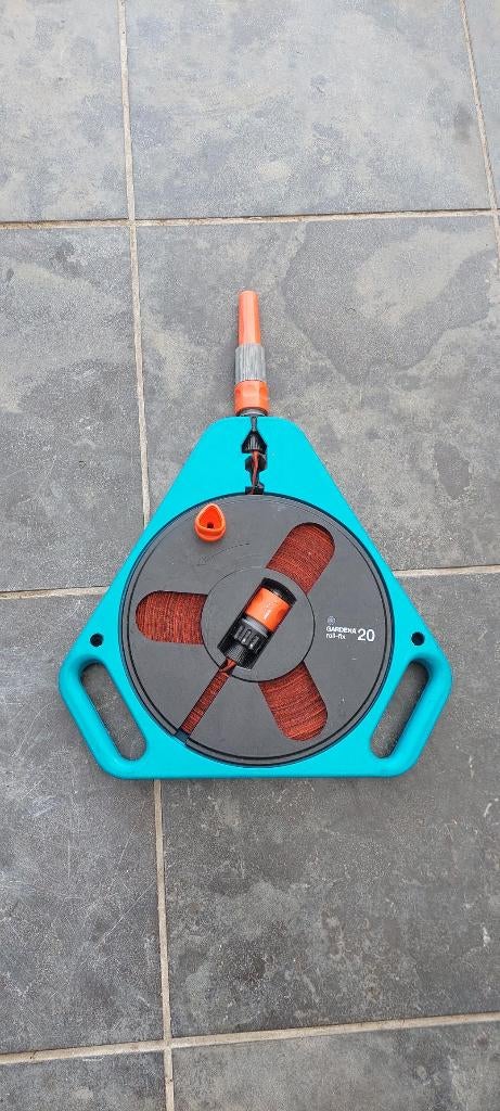 GARDENA Classic roll-fix Slanghouder - Platte slang 20 m -, Tuin en Terras, Tuinslangen, Zo goed als nieuw, Tuinslanghaspel, Ophalen of Verzenden