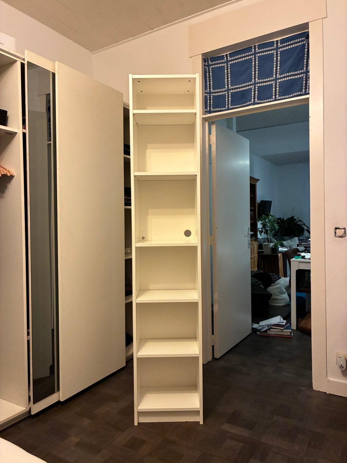 Hoge kast wit, Ophalen, Met plank(en), Minder dan 50 cm, Gebruikt