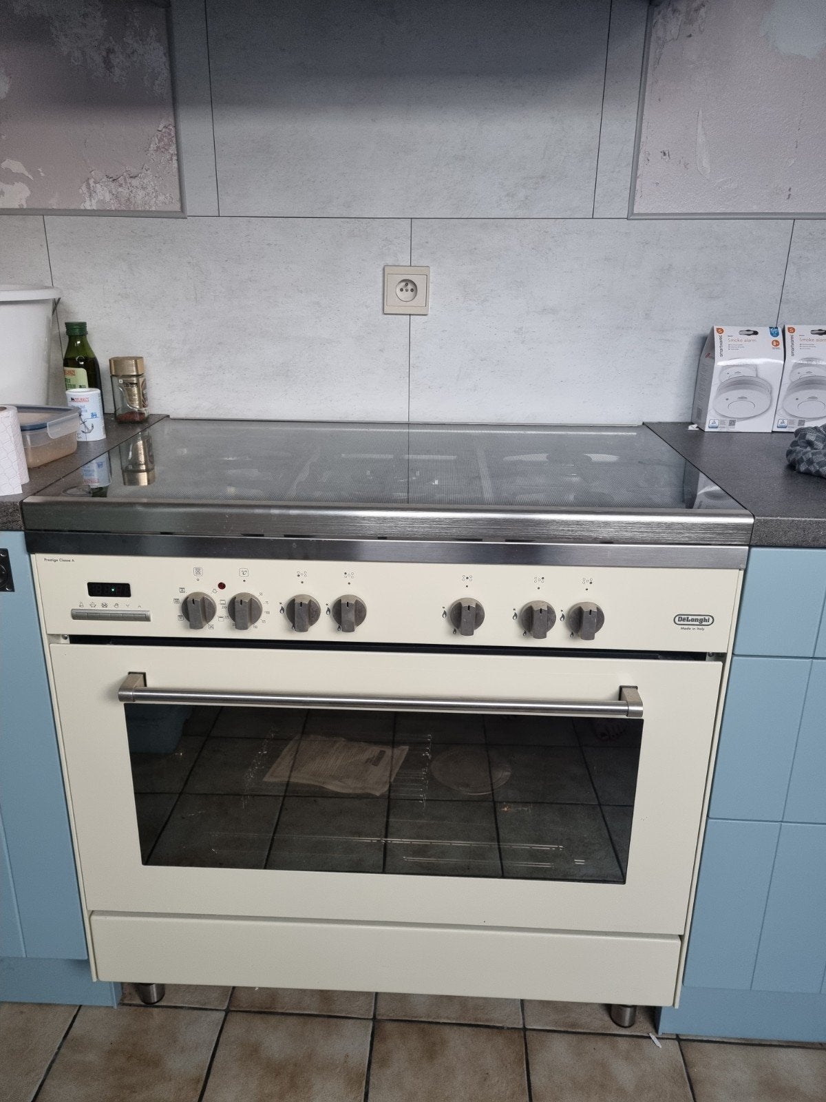 DeLonghi, Electroménager, Cuisinières, Enlèvement, Autoportant, Gaz, 5 zones de cuisson ou plus