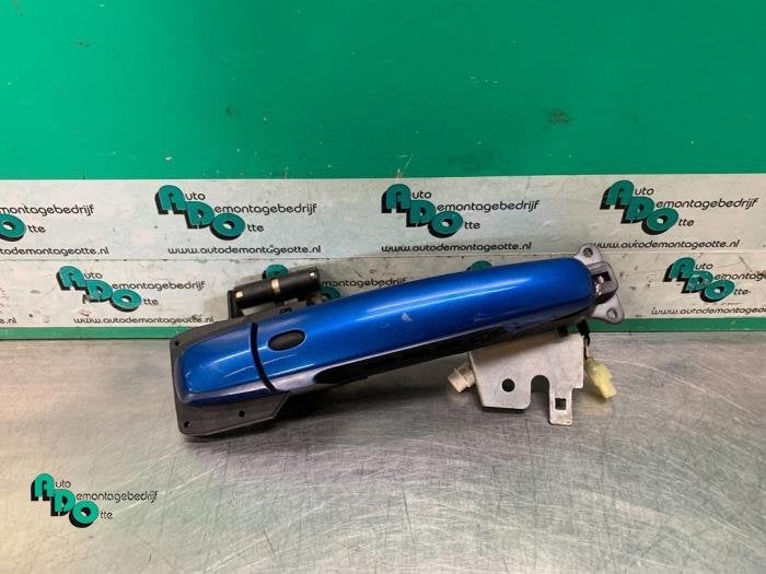 Poignée portière 4portes avant droite d'un Suzuki Swift (S, -, 3 mois de garantie, Utilisé, -