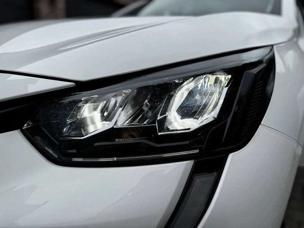 Peugeot 208 | FULL LED | NAVI | CARPLAY | PDC | LANE ASSIST, Auto's, Stof, Euro 6, 1055 kg, Wit