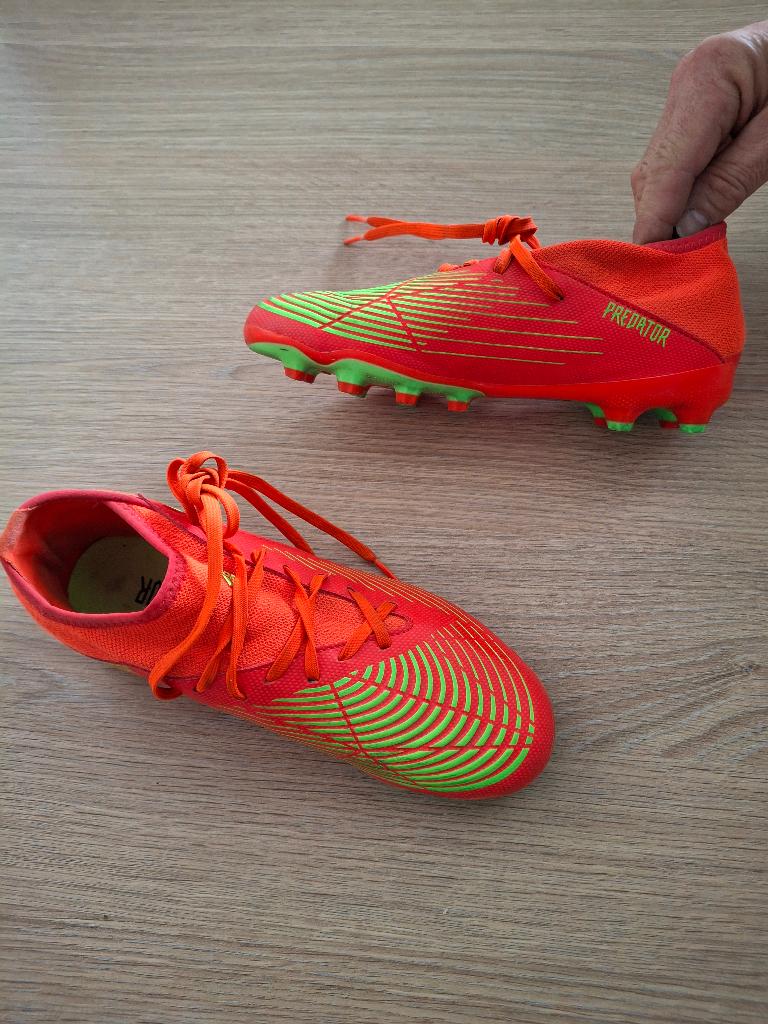 Chaussures  football Adidas 38, Sport en Fitness, Voetbal, Ophalen, Zo goed als nieuw, Schoenen