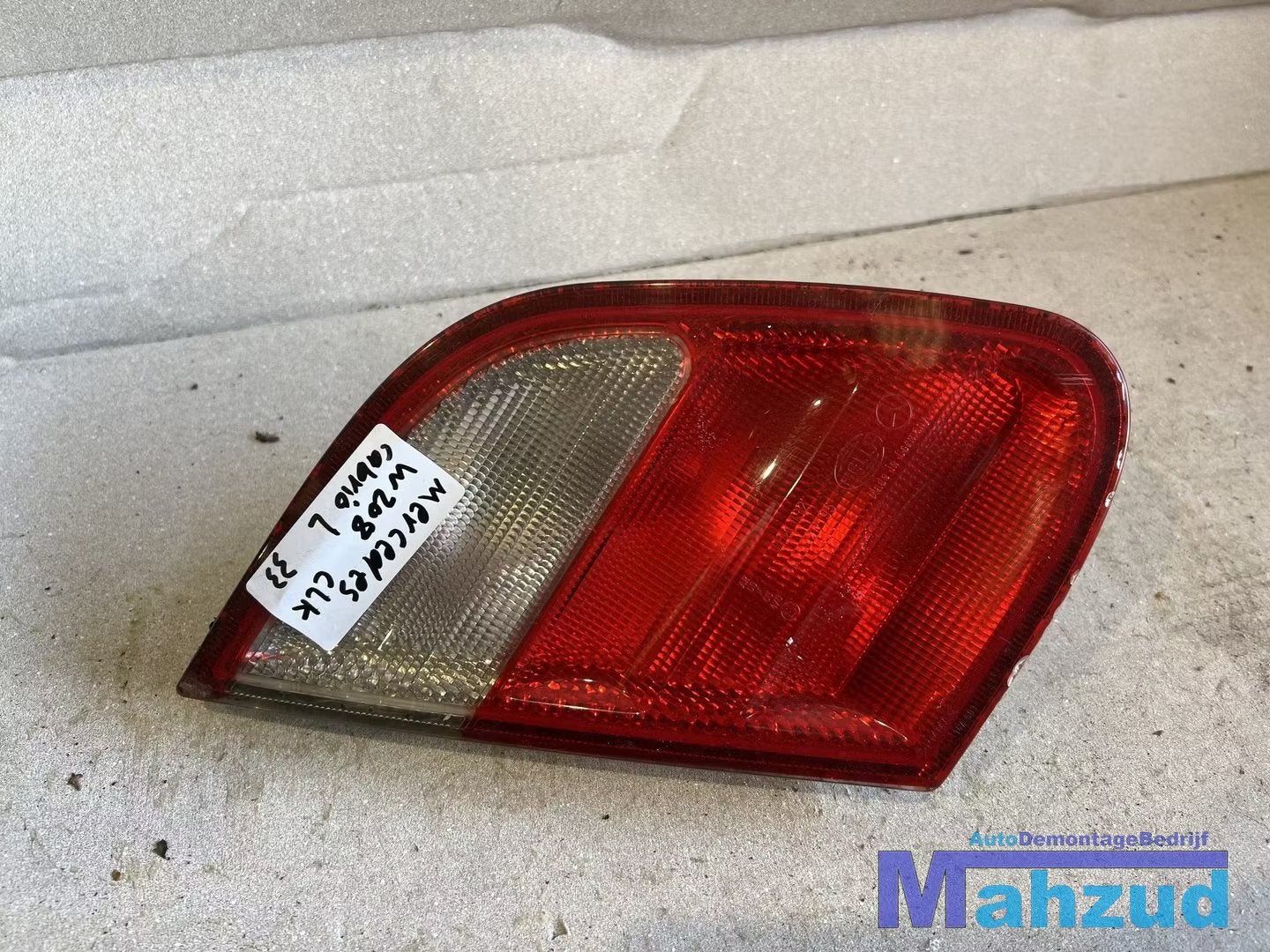 MERCEDES CLK W208 Links binnen achterlicht 1997-2003, Autos : Pièces & Accessoires, Mercedes-Benz AG, Mercedes-Benz, Utilisé, Mercedesstrasse 120
70372  Stuttgart, DE