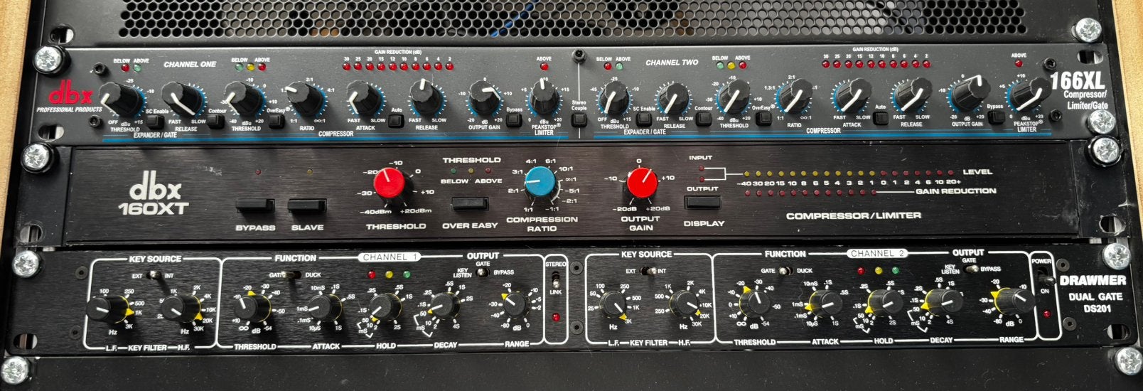 Dbx 160 xt + dbx 166xl + drawmer ds201, Muziek en Instrumenten, Ophalen of Verzenden, Gebruikt, Overige typen