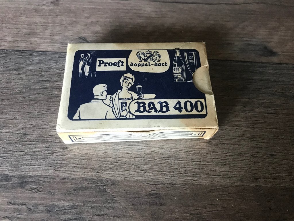 Boek speelkaarten brouwerij aigle belgica brugge, Ophalen of Verzenden, Zo goed als nieuw, Speelkaart(en)