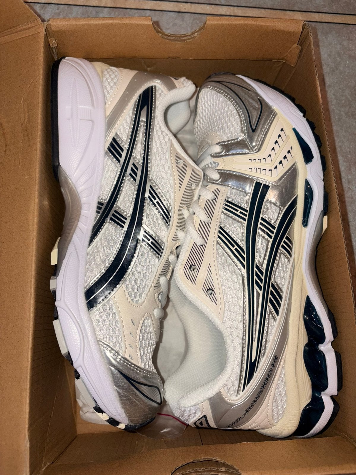 Asics GEL 42,5, Sport en Fitness, Volleybal, Ophalen, Zo goed als nieuw