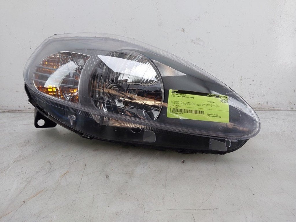 PHARE / OPTIQUE AVANT DROIT Grande Punto (199) (|51840990|), Utilisé, Fiat