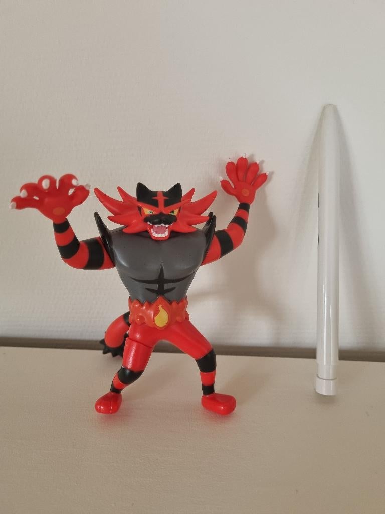 Incineroar - pokemon figuur, Ophalen of Verzenden, Zo goed als nieuw