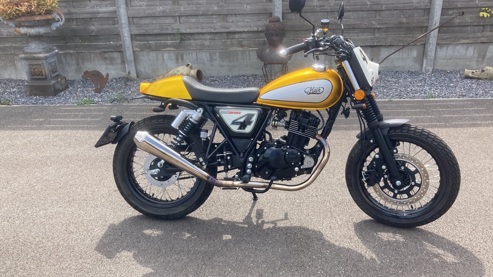 Mash 125cc met weinig km als nieuw zie foto's., Motos, Tourisme, Permis Moto A1 minimum, Éclairage LED, 1 cylindre
