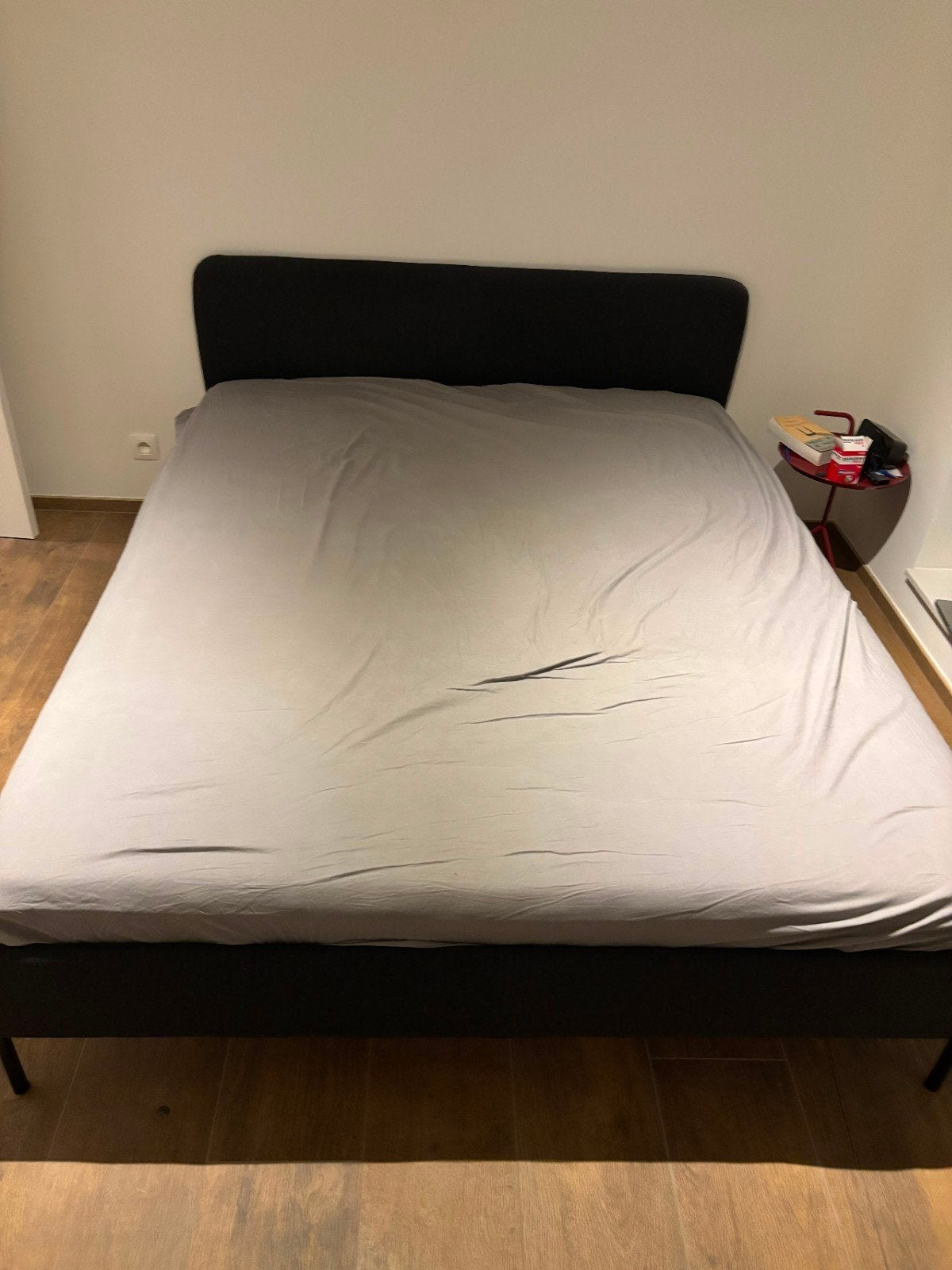 Gestoffeerd bed, donkergrijs, 160x200 cm
Gestoffeerd, Ophalen