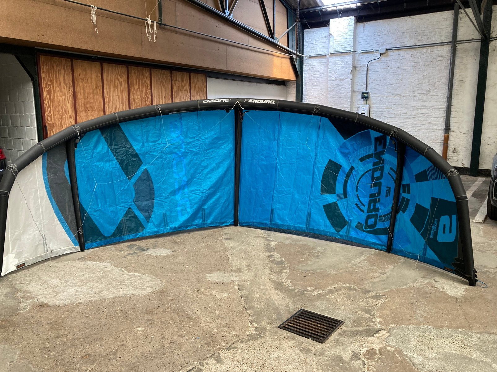 Ozone kite enduro 9m2 V2, Watersport en Boten, Kitesurfen, Ophalen, Gebruikt, 9 m², Kite