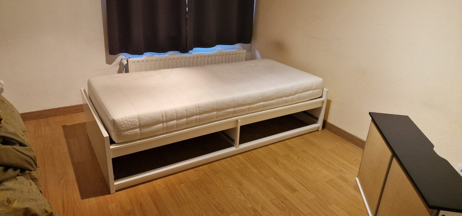 GRATIS éénpersoonsbed met matras, Maison & Meubles, Enlèvement, Neuf, Une personne, Bois