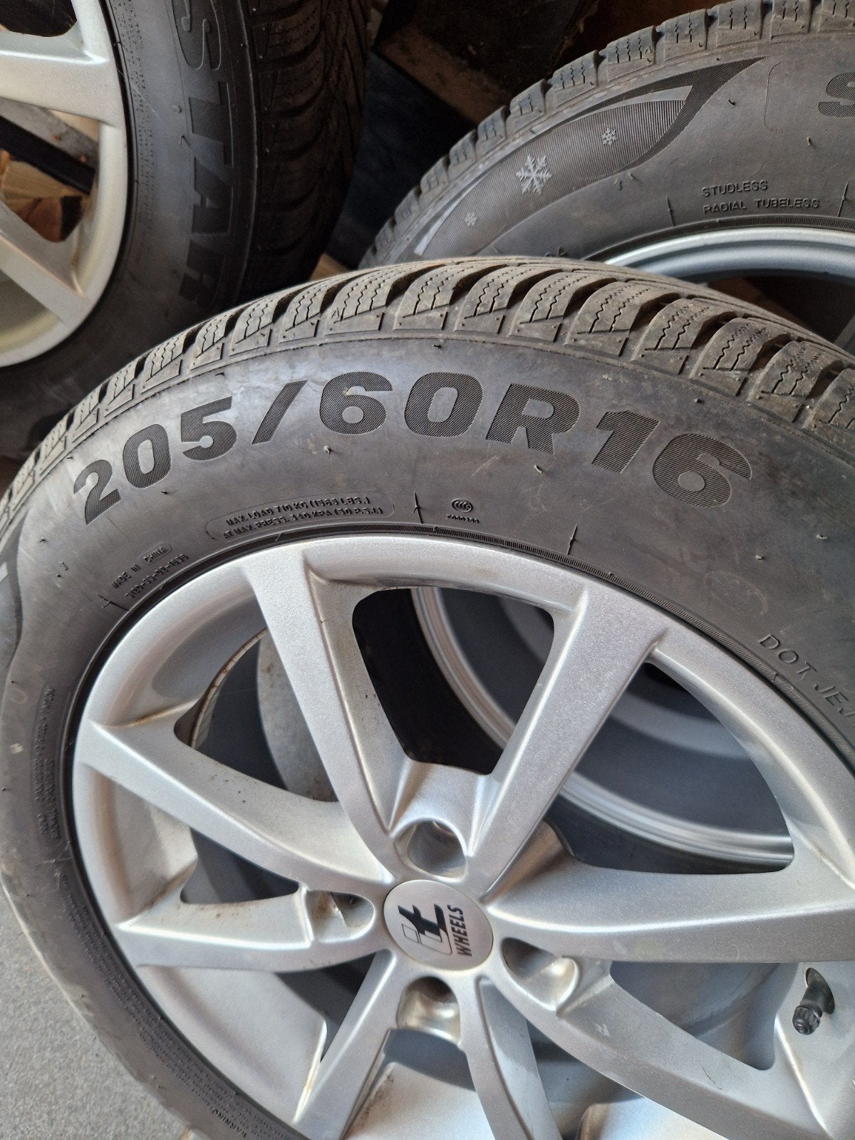 Aluminium velgen met winterbanden, Ophalen, Winterbanden, Velg(en)