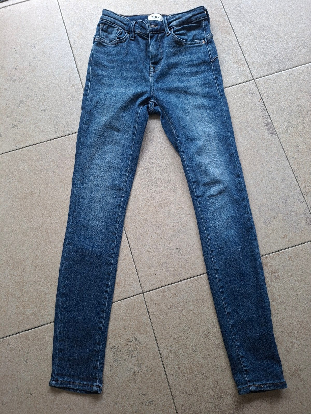 jeans only, Enlèvement ou Envoi