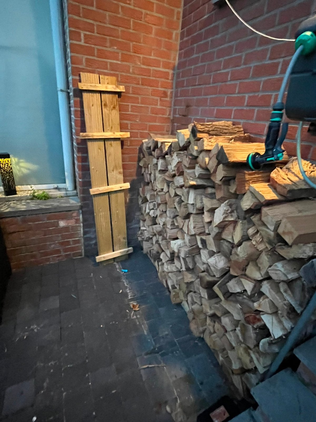 GRATIS/GRATUIT - BOIS DE CHAUFFAGE/ BRANDHOUT, Tuin en Terras, Brandhout, Ophalen, Eikenhout, Blokken