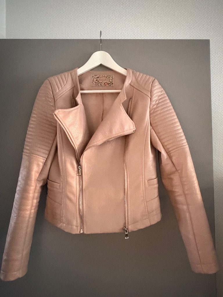 Lederen jas, Ophalen, Zo goed als nieuw, Maat 38/40 (M), Roze