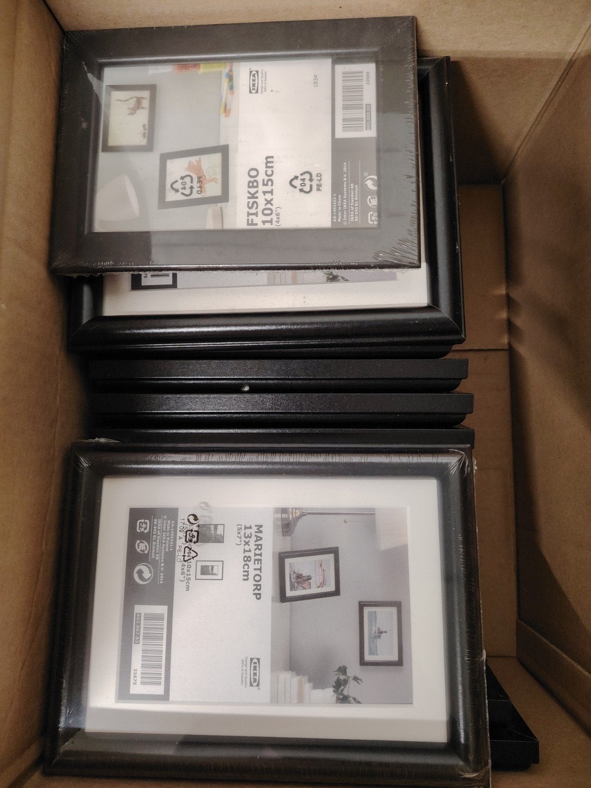 Cadre photos Ikea FISKBO 10x15cm
14 cadres déjà ouverts mais, Ophalen