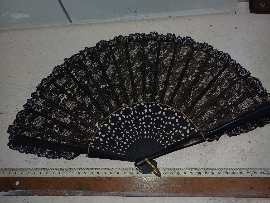 rare EVENTAIL BRODÉ  1900 brodè excellent  etat, Enlèvement ou Envoi