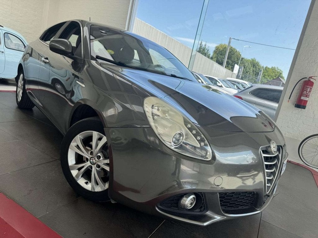 Alfa Romeo Giulietta 1.6JTDM 105ch DISTRIBUTION OK GPS GAR 1, Autos, Alfa Romeo, Argent ou Gris, Achat, 105 ch, Boîte manuelle