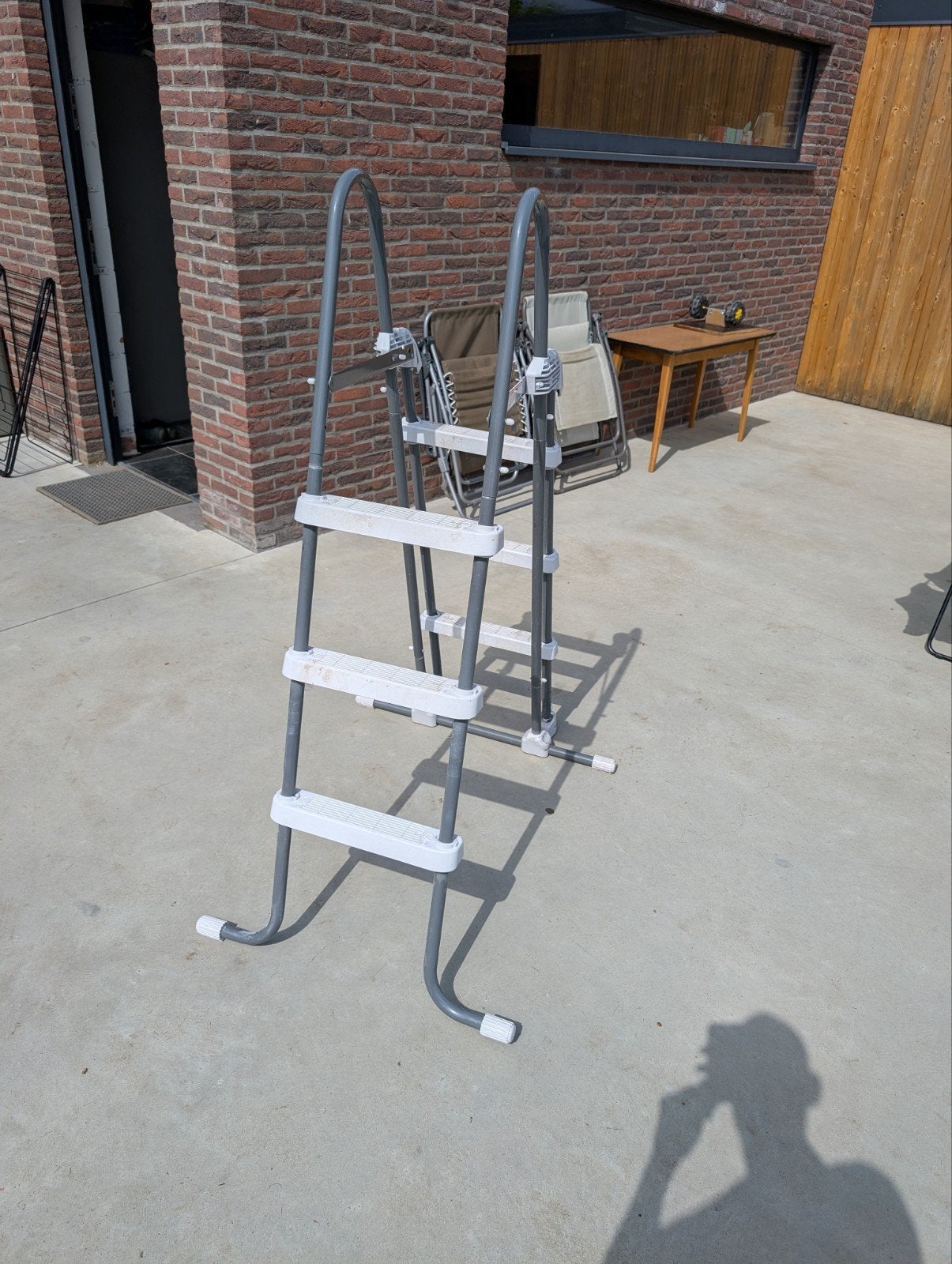 Intex ladder, Ophalen, Ladder