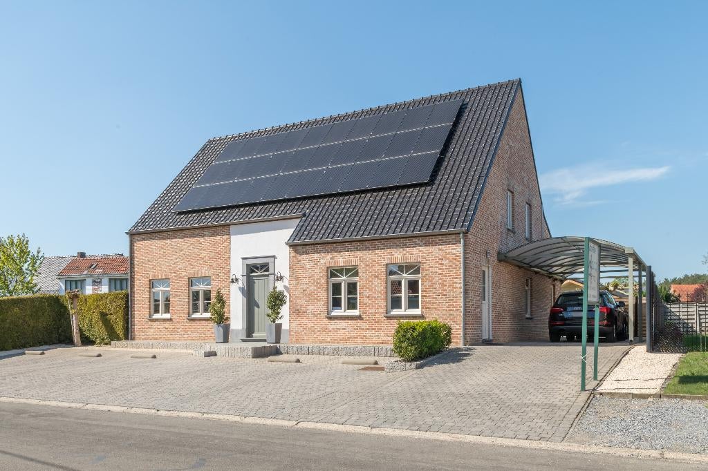 Instapklare gezinswoning met kapperszaak op rustige ligging, Immo, Beverlo, 290 m², 113 kWh/m²/jaar, 500 tot 1000 m²