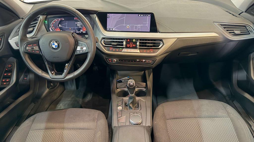 BMW 116 d Navi CarPlay Camera Keyless Go Garantie, Autos, BMW, Argent ou Gris, Achat, Entreprise, Noir