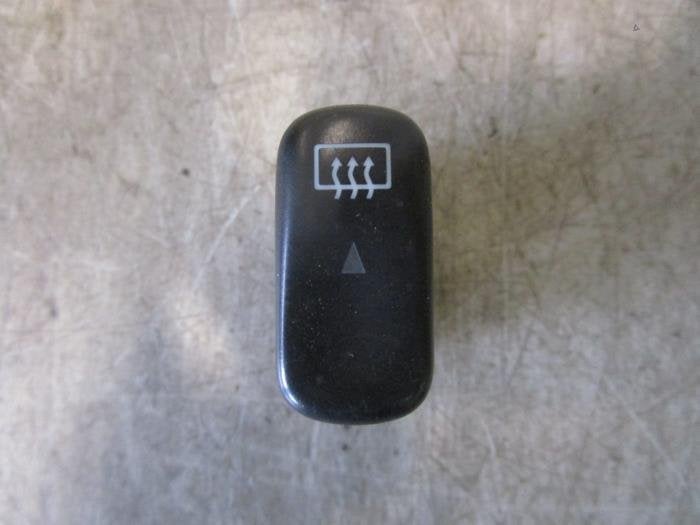 Commutateur chauffage vitre arrière d'un Mercedes Vito (Vit, Autos : Pièces & Accessoires, 3 mois de garantie, Utilisé, -, -