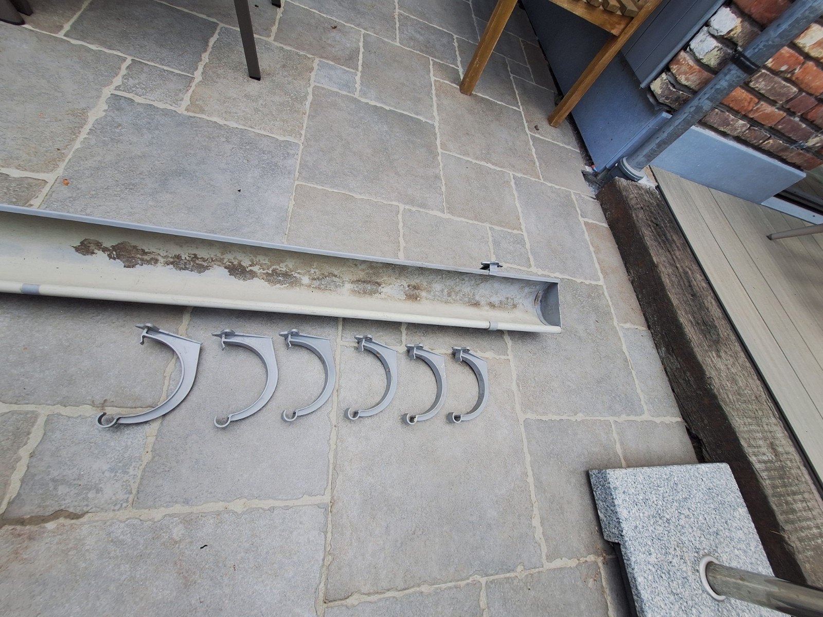 ronde dakgoot 4meter, Ophalen