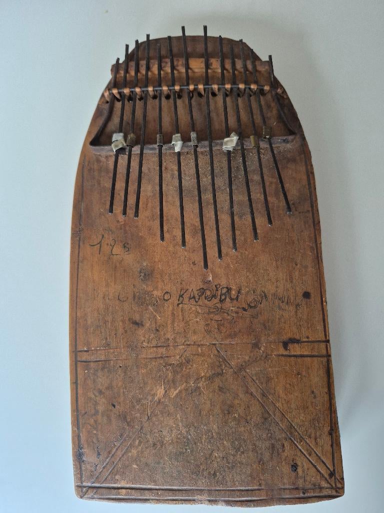 Kalimba / Afrikaanse duimpiano, Ophalen