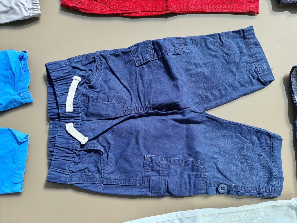donker blauwe broek met zijzakken 12m 80cm, Kinderen en Baby's, Babykleding | Maat 80, Ophalen, Zo goed als nieuw