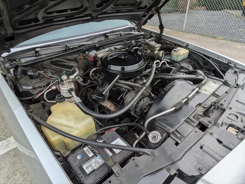 Pontiac Grand-Prix aero coupe 2+2 (bj 1986, automaat), foto 9